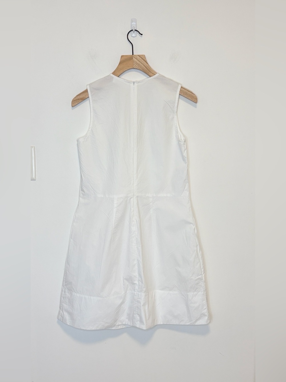 Everlane Cotton Poplin Sleeveless V-
Neck Flare Dress , sz : 6 - Picture 3 of 9